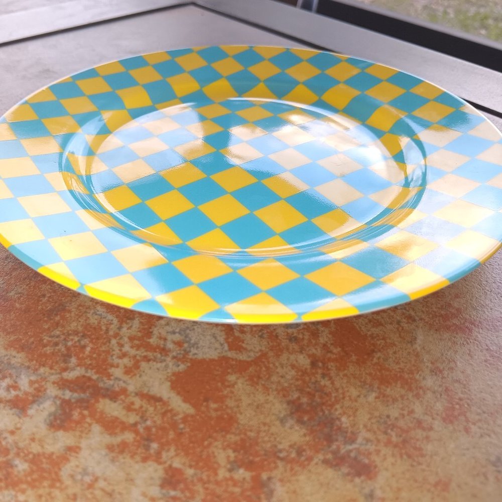 "Checks" design on this Fritz and Floyd plate. 1990s - Picture 3 of 5